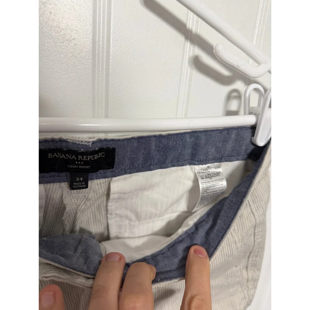 Banana Republic Shorts Mens 34 Aiden Short Striped Cotton Gray White EUC